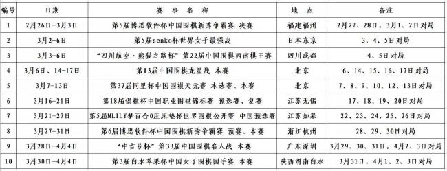 从先前官方释出的剧照可以看出，电影短片《海边升起一座悬崖》充满了独具特色的文艺气息